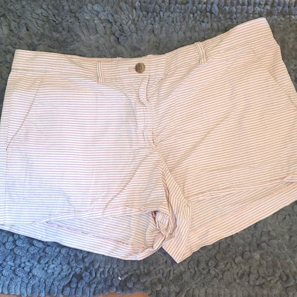 Gap khaki shorts